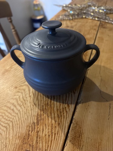Grey lidded creuset - lidded,